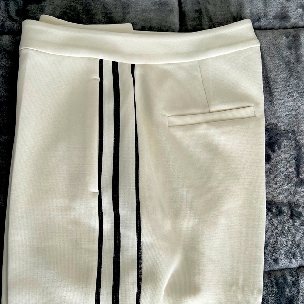 Hugo Boss White Label brand new trouser Size US 6 Length 32 inches